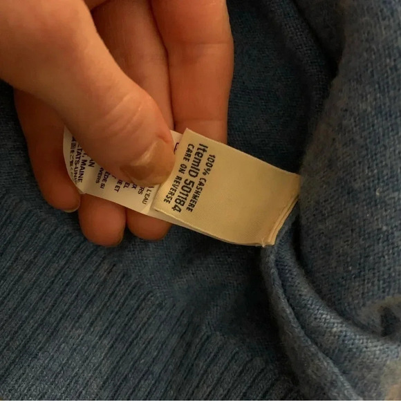 L.L.Bean Blue 100%  Cashmere Sweater Size Medium - Picture 3 of 8